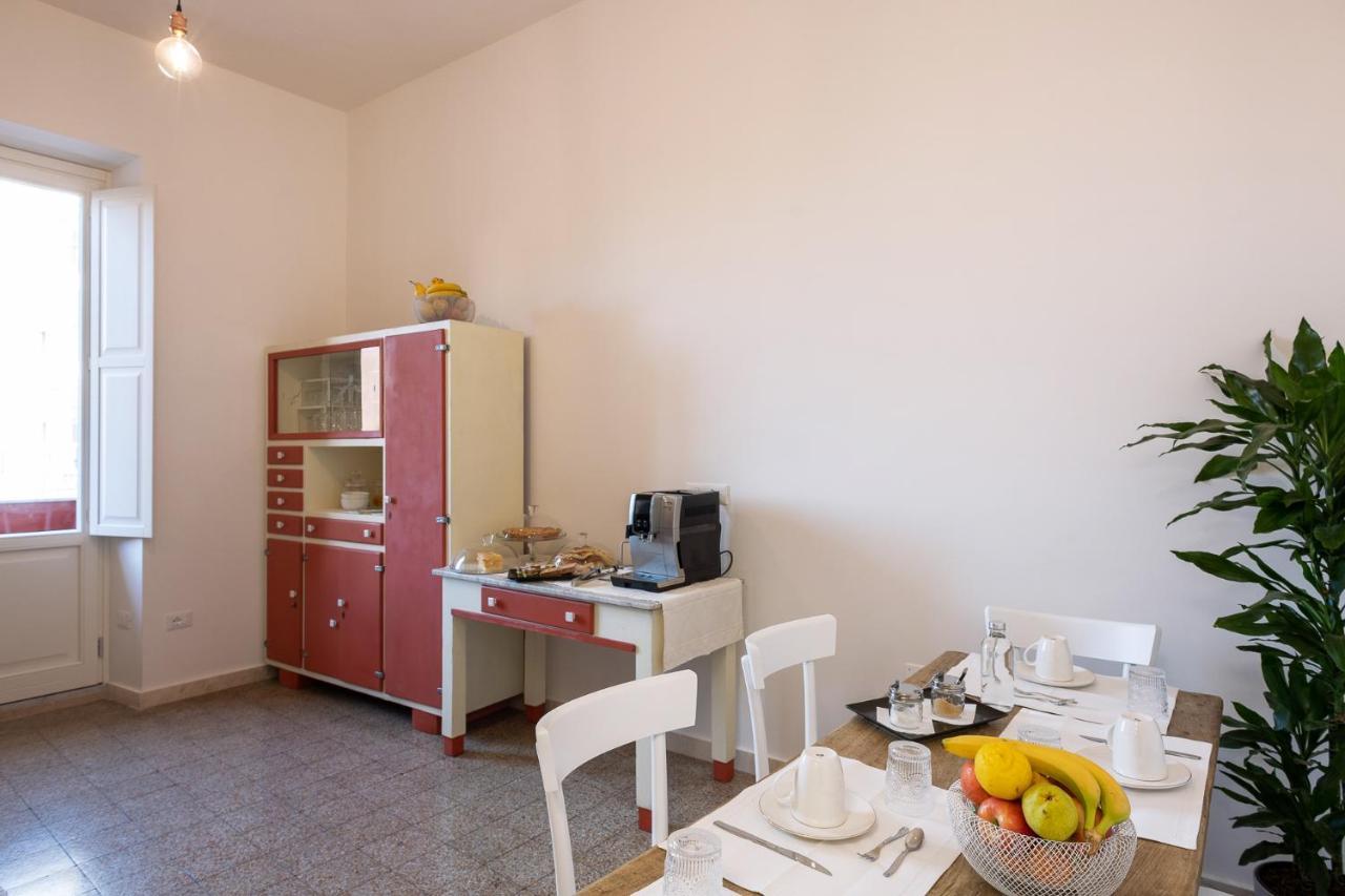 Al Dio Bes Bed and Breakfast Cagliari Exteriör bild