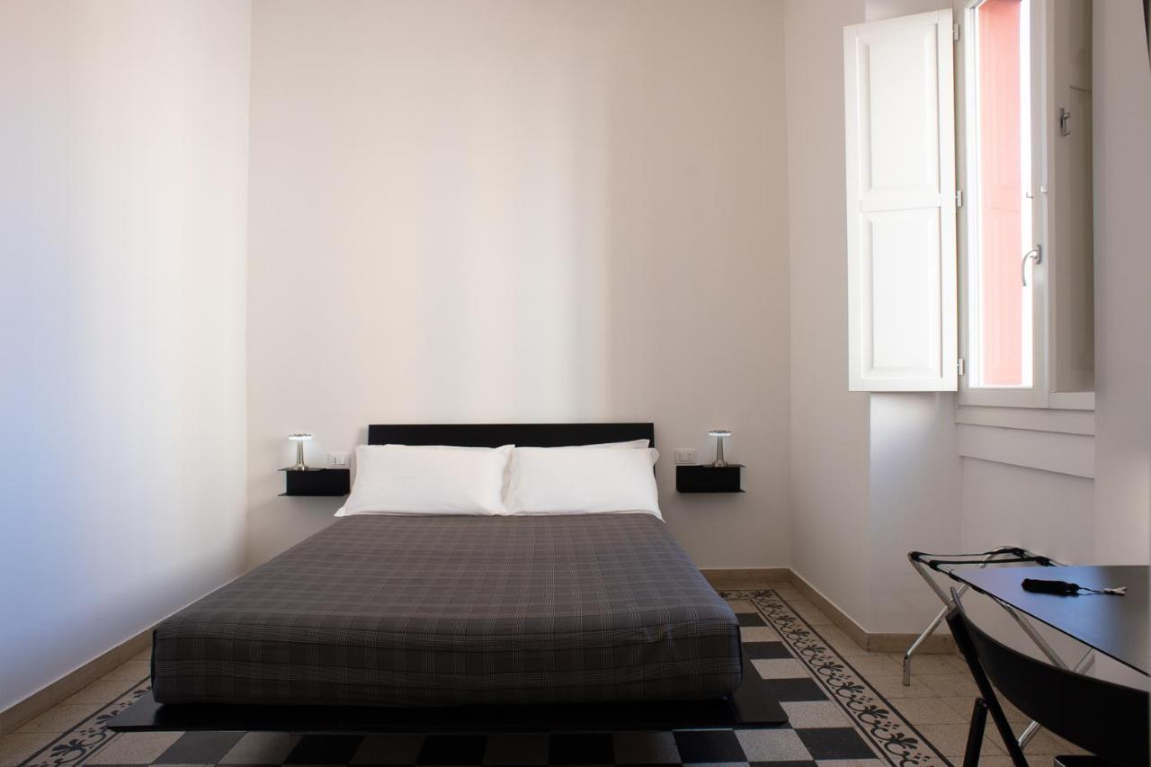 Al Dio Bes Bed and Breakfast Cagliari Exteriör bild