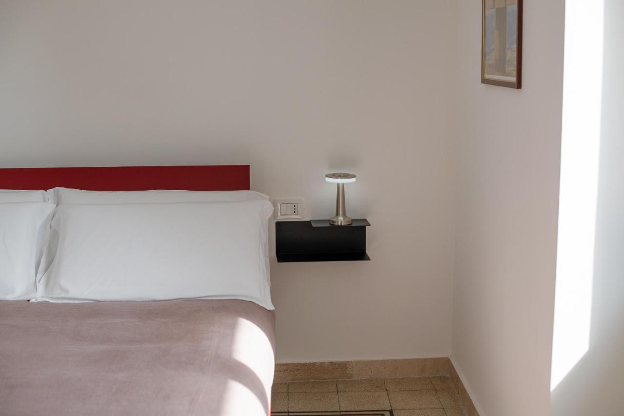 Al Dio Bes Bed and Breakfast Cagliari Exteriör bild